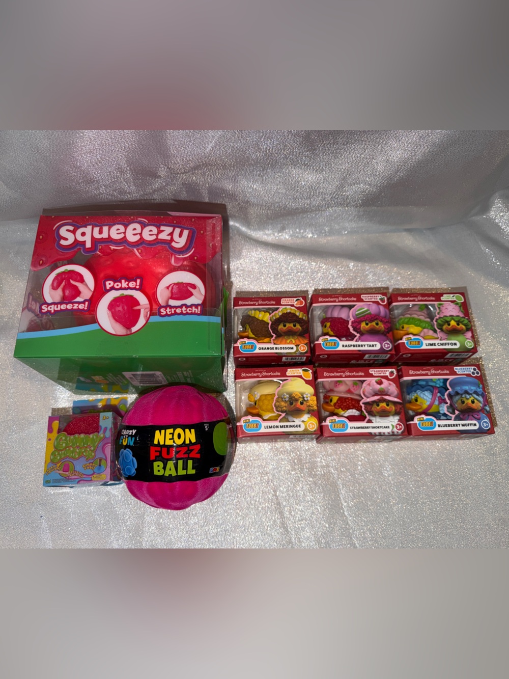 Squeeezy Strawberry, 6 Strawberry Shortcake Mini Ducks, Ball & 1 Gummy Gumdrops
